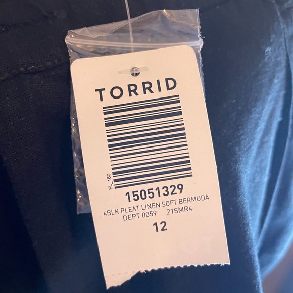 🔥 torrid | Black Pleated Linen Blend Soft Bermuda Shorts 12 NWT - Picture 6 of 6